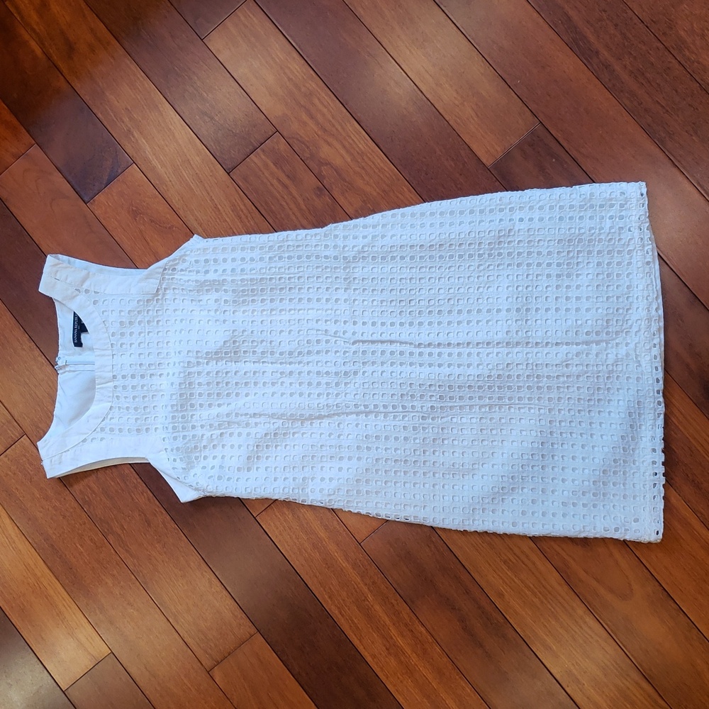 Banana Republic White Eyelete Modest Neckline Sleeveless Sheath dress.   Size 0